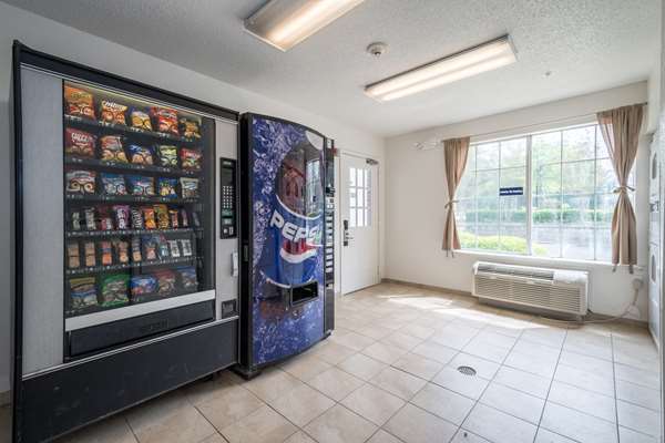  - Studio 6 Extended Stay Hotel Roswell