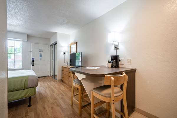  - Studio 6 Extended Stay Hotel Roswell
