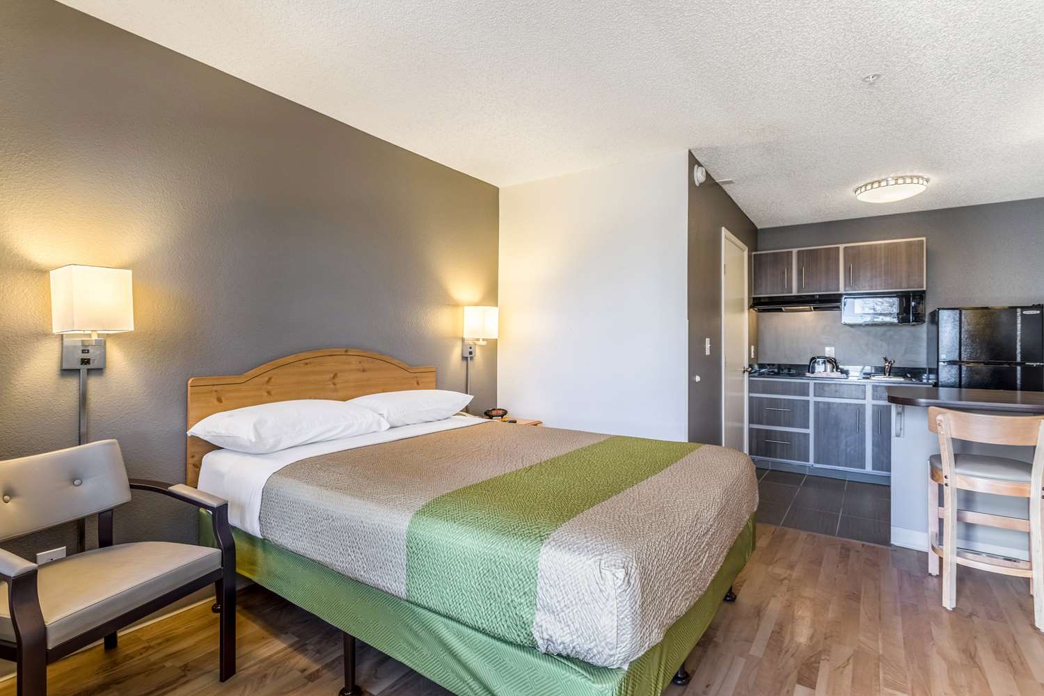 Studio 6 Extended Stay Hotel North Albuquerque, NM See Discounts