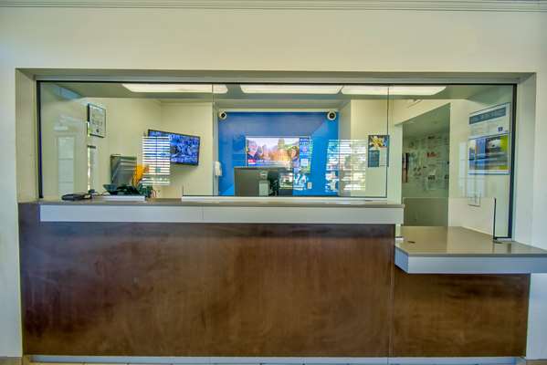  - Studio 6 Extended Stay Hotel Deer Valley Phoenix - I-17, Exit 214