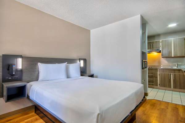  - Studio 6 Extended Stay Midtown Austin - I-35, Exit 238