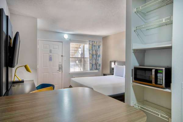  - Studio 6 Extended Stay Midtown Austin - I-35, Exit 238