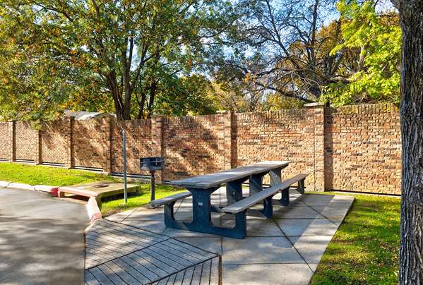 Exterior view - Studio 6 Extended Stay Hotel North Richland Hills - I-820, Exit 21 & 22A