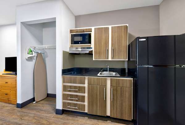  - Studio 6 Extended Stay Hotel North Richland Hills - I-820, Exit 21 & 22A