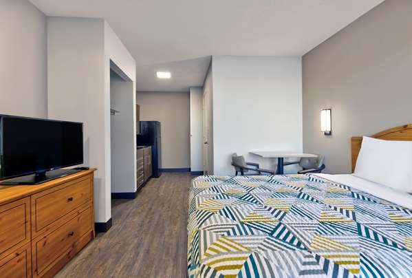  - Studio 6 Extended Stay Hotel North Richland Hills - I-820, Exit 21 & 22A
