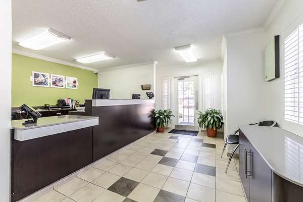  - Studio 6 Extended Stay Hotel Northwest Dallas - I-35, Exit 436A