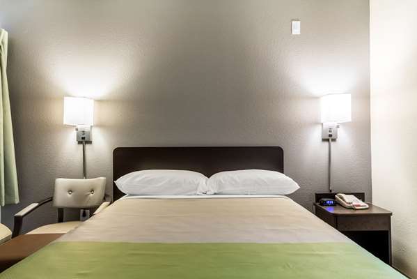  - Studio 6 Extended Stay Hotel Northwest Dallas - I-35, Exit 436A