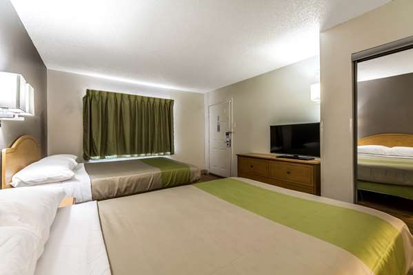  - Studio 6 Extended Stay Hotel Northwest Dallas - I-35, Exit 436A