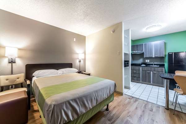  - Studio 6 Extended Stay Hotel Northwest Dallas - I-35, Exit 436A