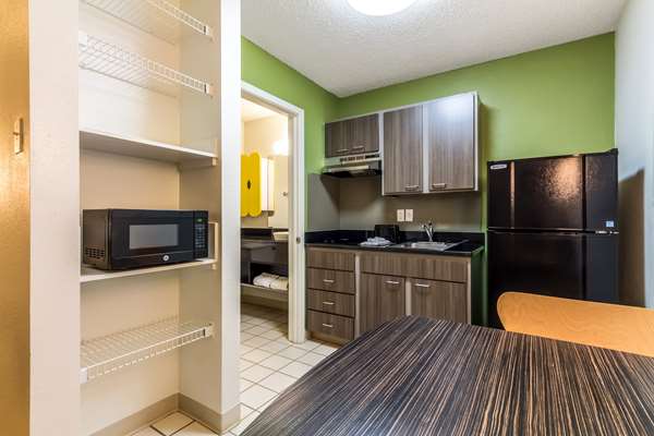  - Studio 6 Extended Stay Hotel Northwest Dallas - I-35, Exit 436A