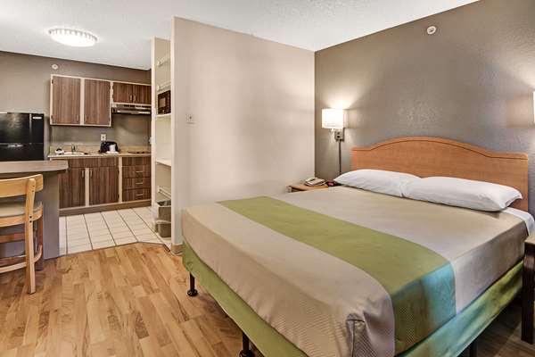  - Studio 6 Extended Stay Hotel South Arlington - I-20, Exit 449