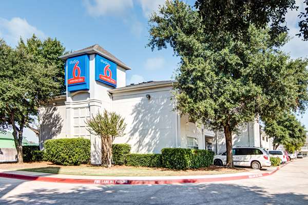 Exterior view - Studio 6 Extended Stay Hotel South Arlington - I-20, Exit 449