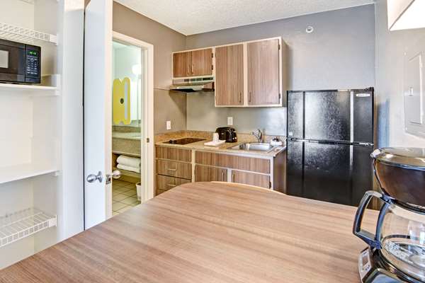  - Studio 6 Extended Stay Hotel South Arlington - I-20, Exit 449