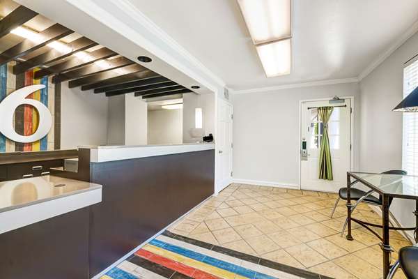  - Studio 6 Extended Stay Hotel North Mountlake Terrace - I-5, Exit 177