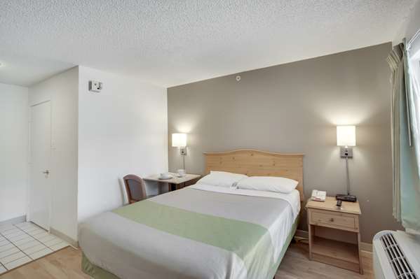  - -Studio 6 Extended Stay Hotel Stafford - I-69, Exit 112