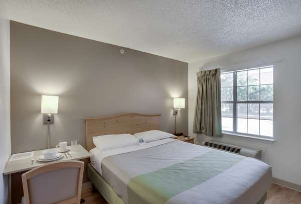  - -Studio 6 Extended Stay Hotel Stafford - I-69, Exit 112