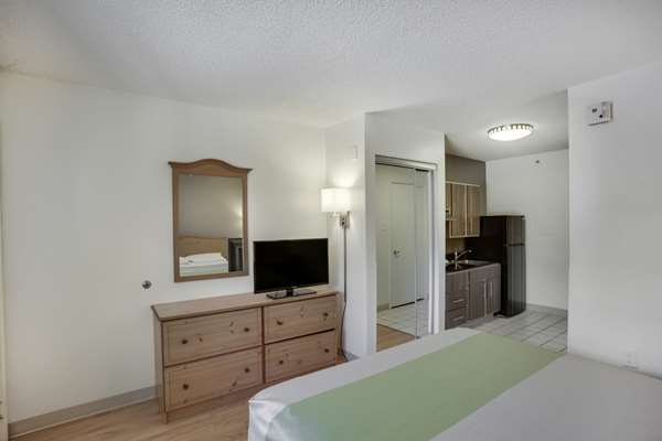 - -Studio 6 Extended Stay Hotel Stafford - I-69, Exit 112