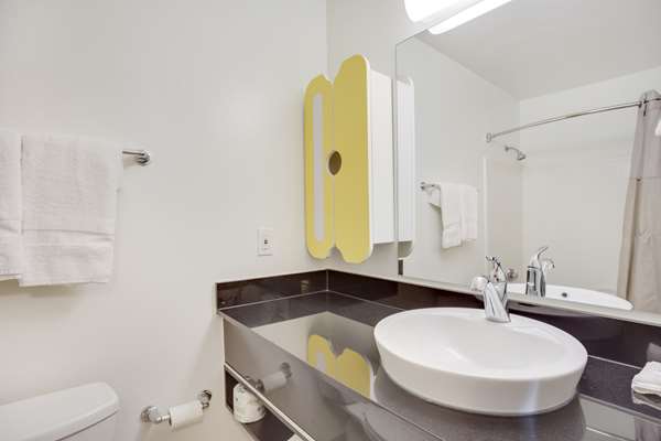  - -Studio 6 Extended Stay Hotel Stafford - I-69, Exit 112