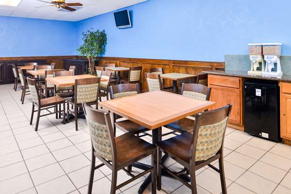  - Americas Best Value Inn Clute
