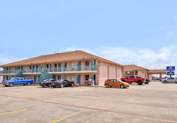Exterior view - Americas Best Value Inn Clute