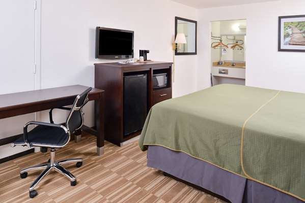  - Americas Best Value Inn Clute