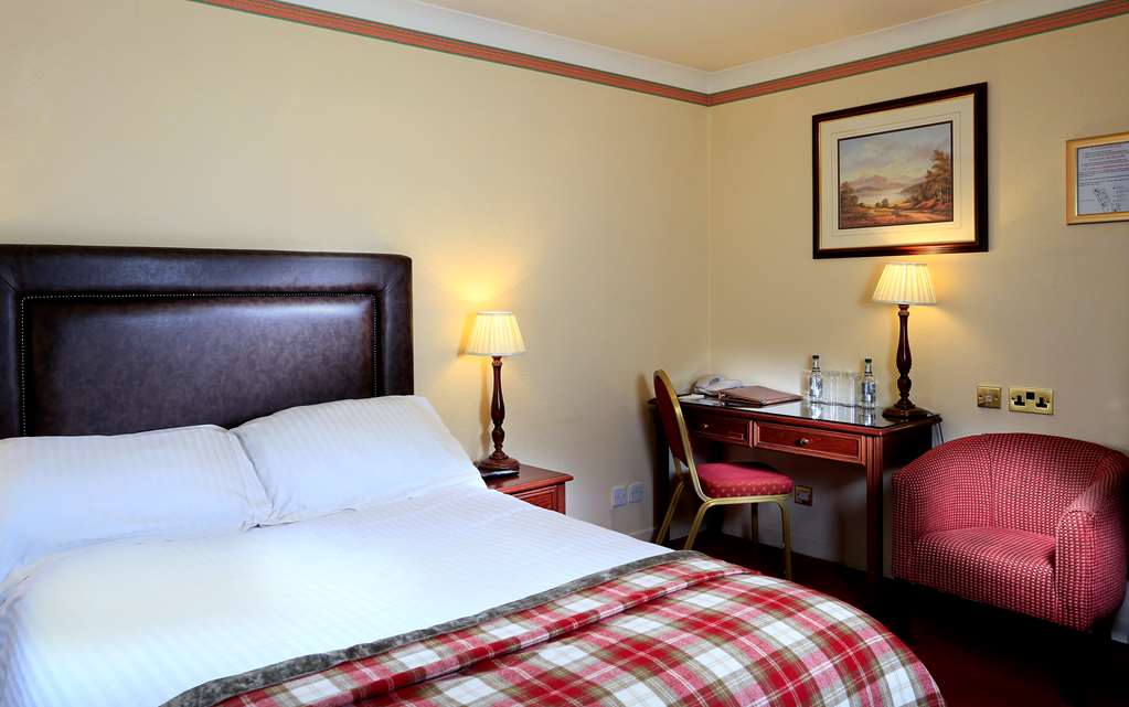 Macdonald Norwood Hall-guestroom-Guest Room,On-Site.jpg