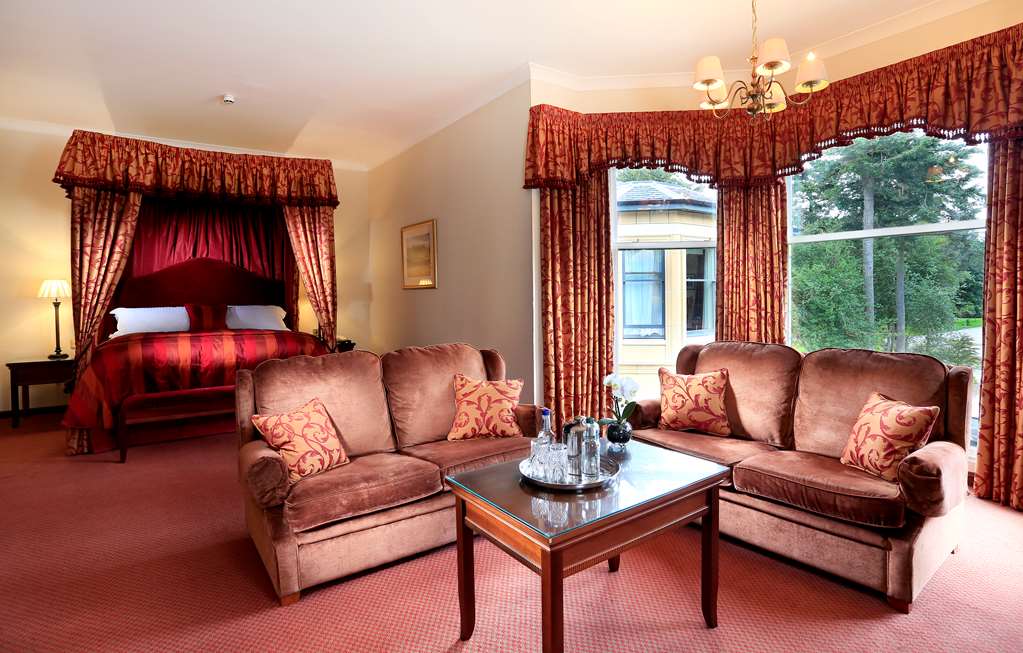 Macdonald Norwood Hall-guestroom-Guest Room,Suite,On-Site.jpg