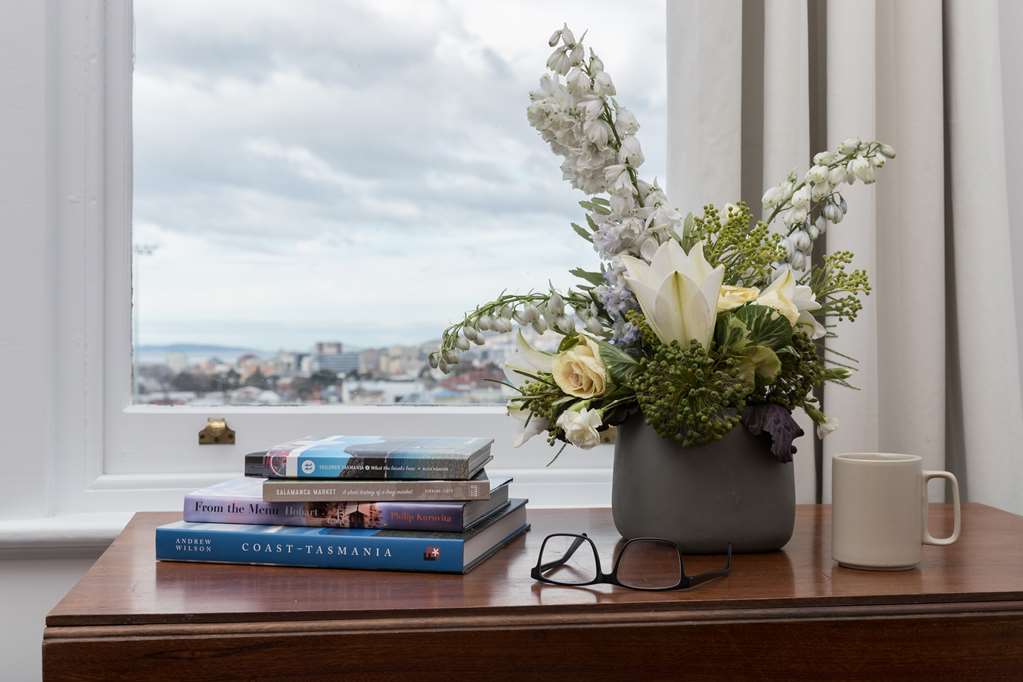 Rydges Hobart-guestroom-Guest Room,On-Site.jpg