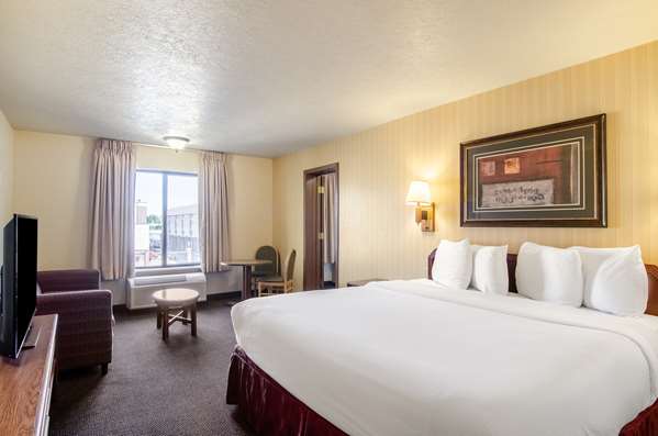 Suite - Americas Best Value Inn & Suites Fort Collins - I-25, Exit 269