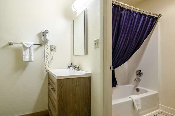  - Americas Best Value Inn & Suites Fort Collins - I-25, Exit 269
