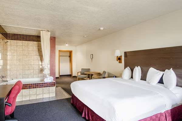 Suite - Americas Best Value Inn & Suites Fort Collins - I-25, Exit 269