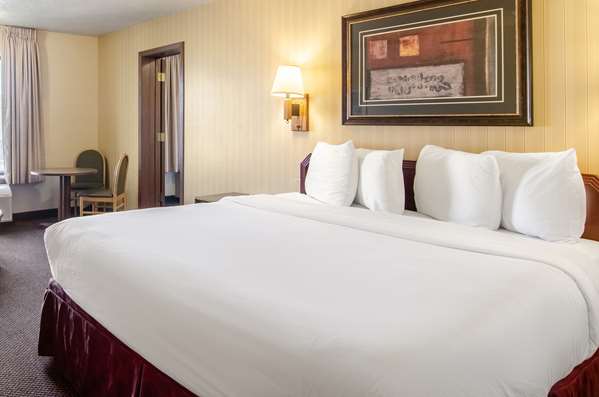 Suite - Americas Best Value Inn & Suites Fort Collins - I-25, Exit 269