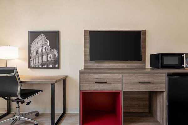  - Ramada Inn Whitehall