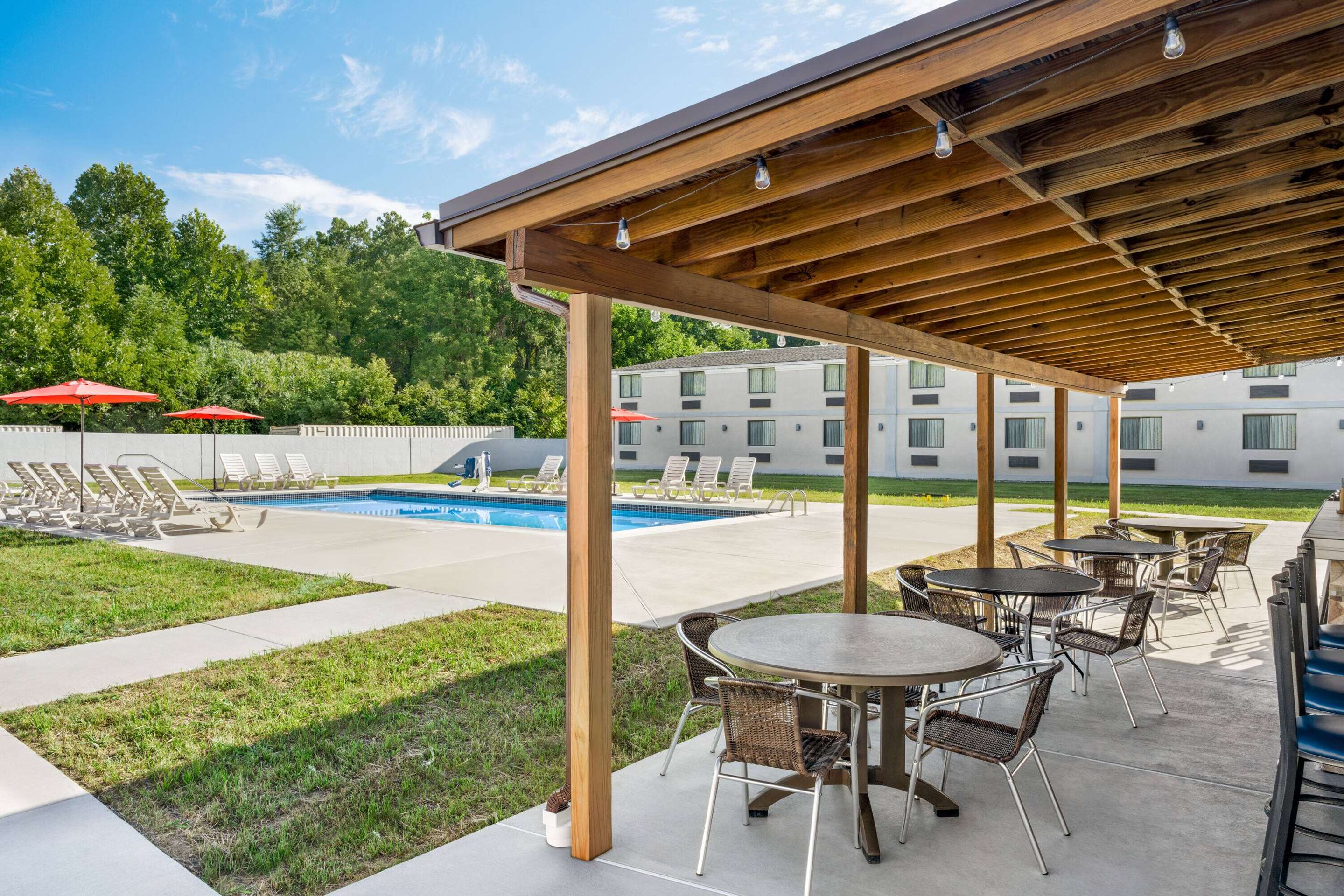 Pool | Ramada by Wyndham Whitehall/Allentown