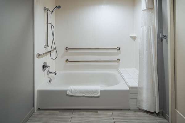  - Ramada Inn Airport Burbank - I-5, Exit 148