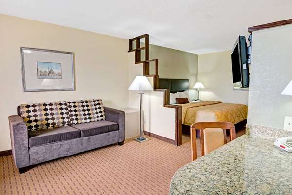  - Ramada Suites El Paso - I-10, Exit 29