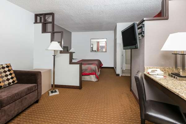  - Ramada Suites El Paso - I-10, Exit 29