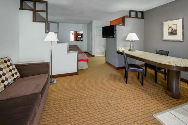  - Ramada Suites El Paso - I-10, Exit 29