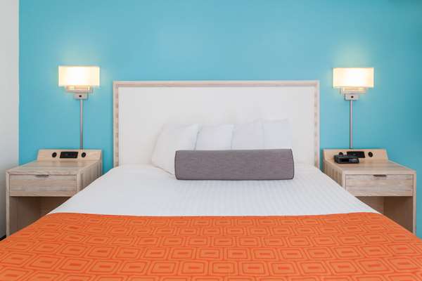  - Howard Johnson Inn Mystic - I-95, Exit 90