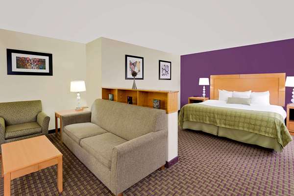 Suite - Ramada Inn Marquette