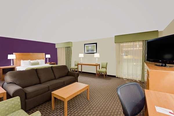 Suite - Ramada Inn Marquette