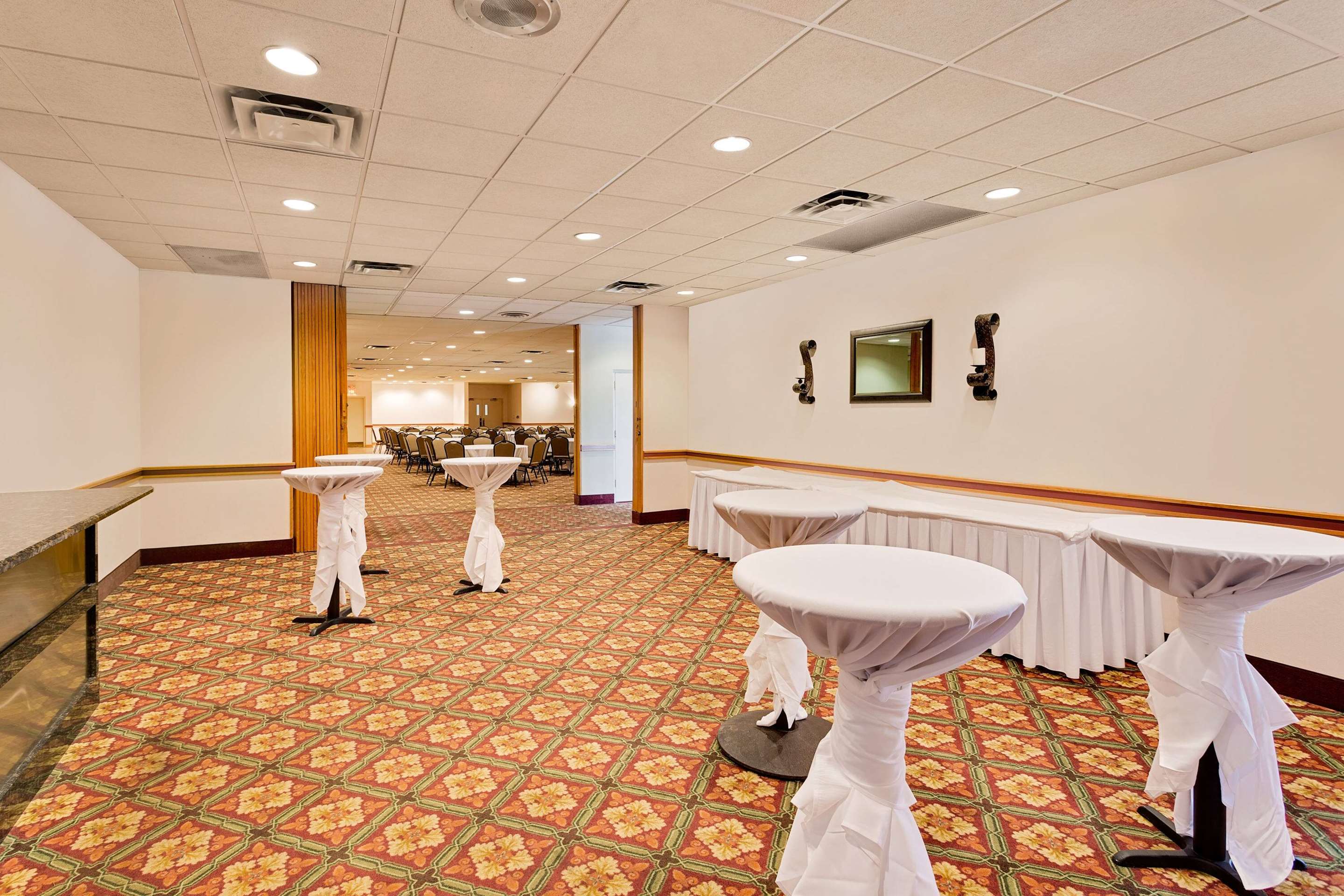 Meeting Room | Ramada by Wyndham Marquette