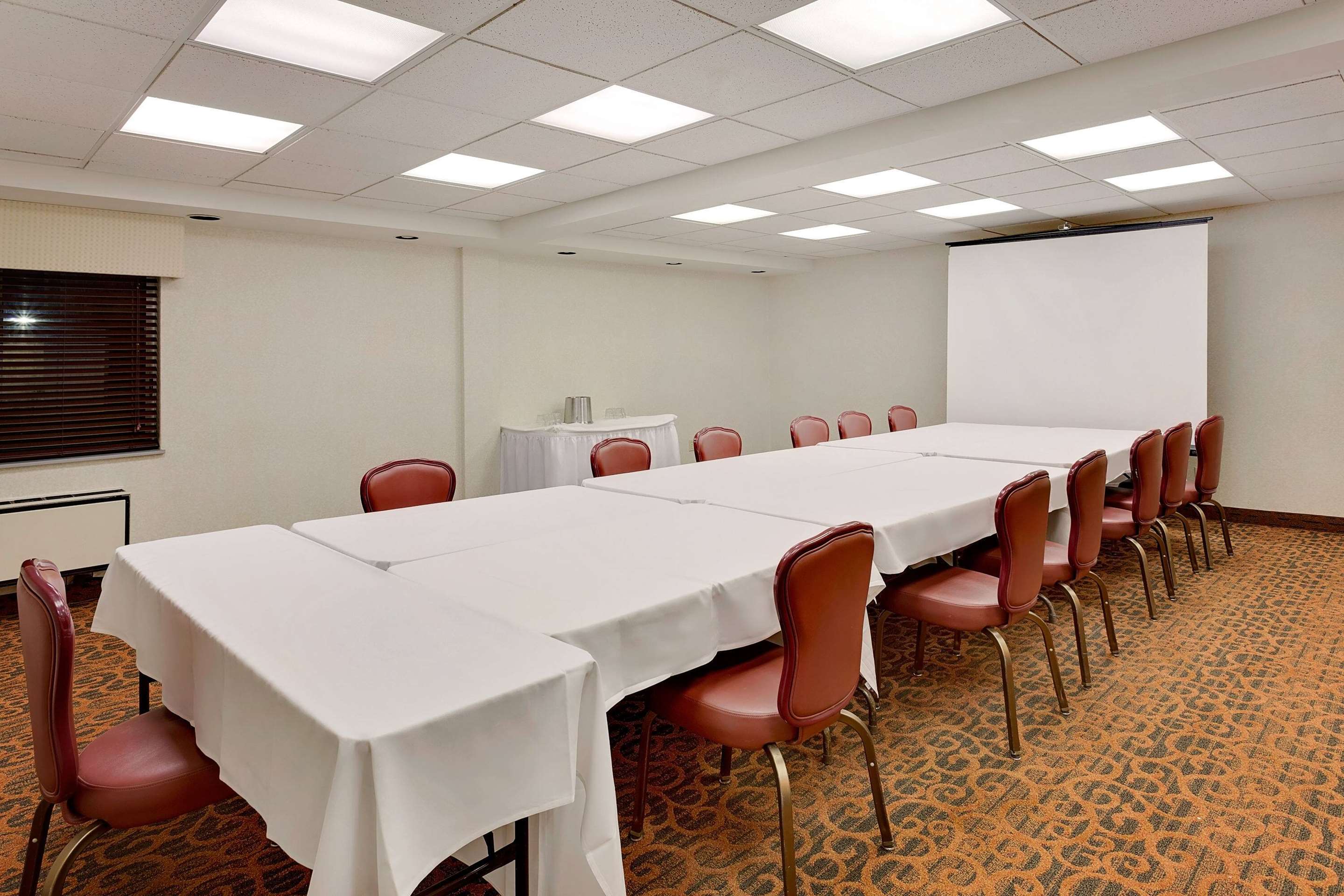 Meeting Room | Ramada by Wyndham Marquette