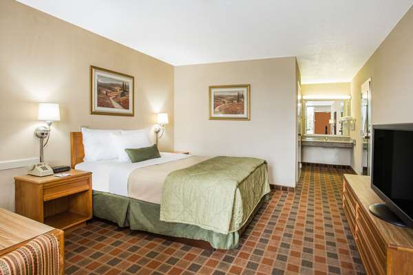  - Ramada Inn Wytheville - I-77, Exit 41