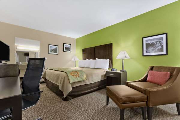  - Quality Inn Tunnel Road Asheville - I-240, Exit 7