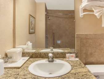  - Ramada Inn University Center Fresno