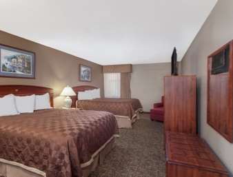 Suite - Ramada Inn University Center Fresno