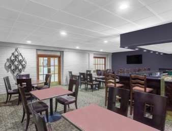 Restaurant - Ramada Inn University Center Fresno