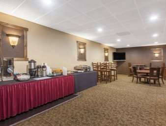 Restaurant - Ramada Inn University Center Fresno