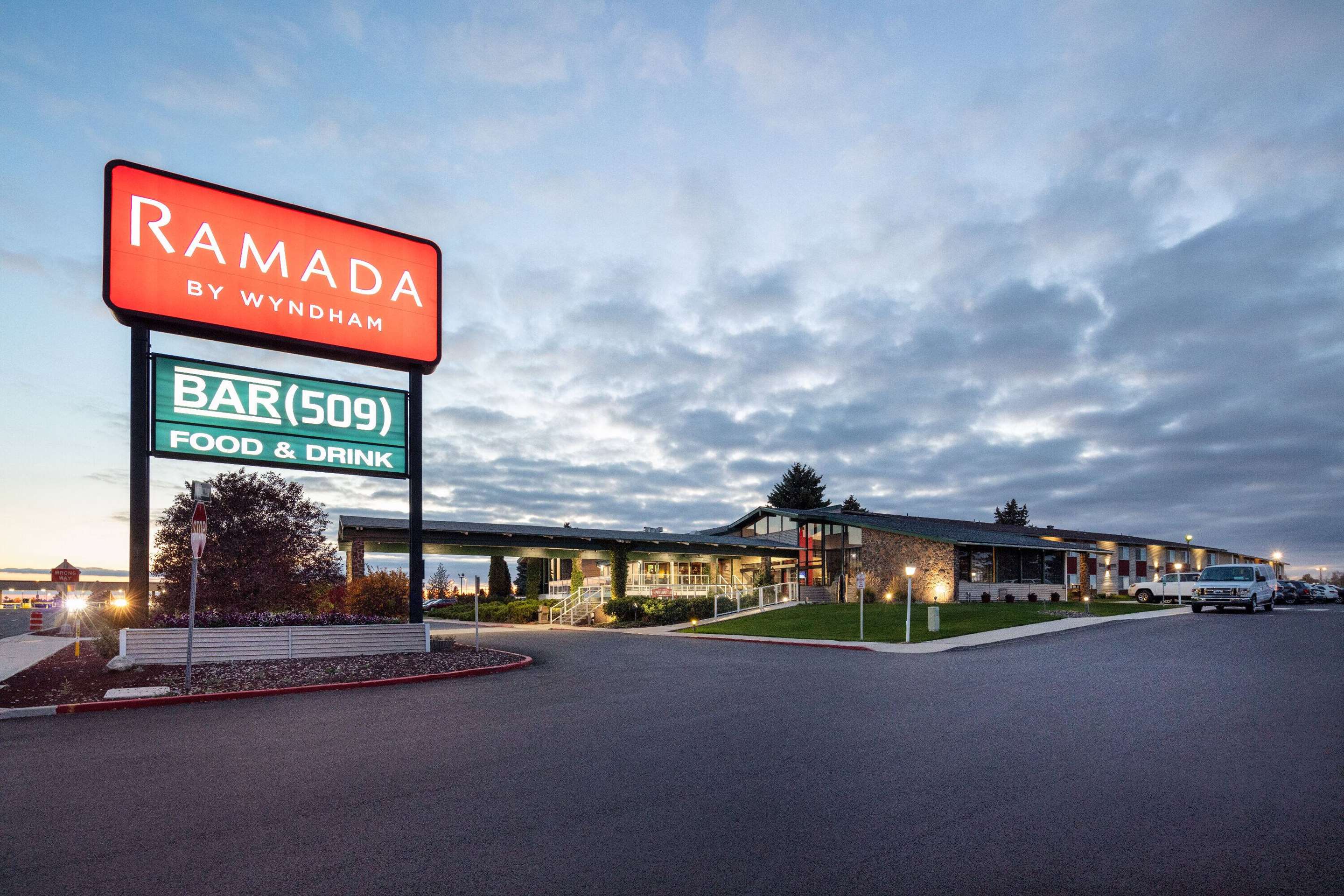 Exterior | Ramada by Wyndham Spokane Airport